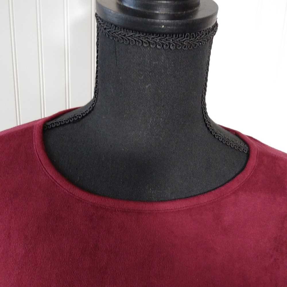 EMMA ROSE Woman's Top - Picture 2 of 7